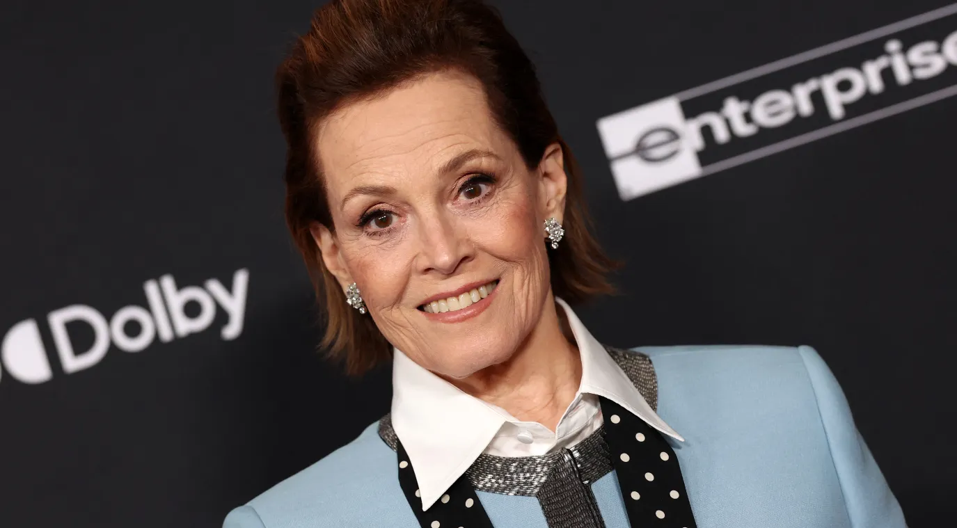 سيغورني ويفر في كاليفورنيا ( Sigourney Weaver in California ). مصدر الصورة: VALERIE MACON / AFP