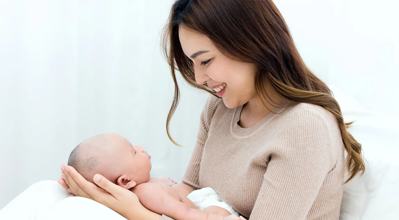 عبارات تحفيزية للأم الجديدة في أول أيام الأمومة- مصدر الصورة: Adobe Stock by JuYochi