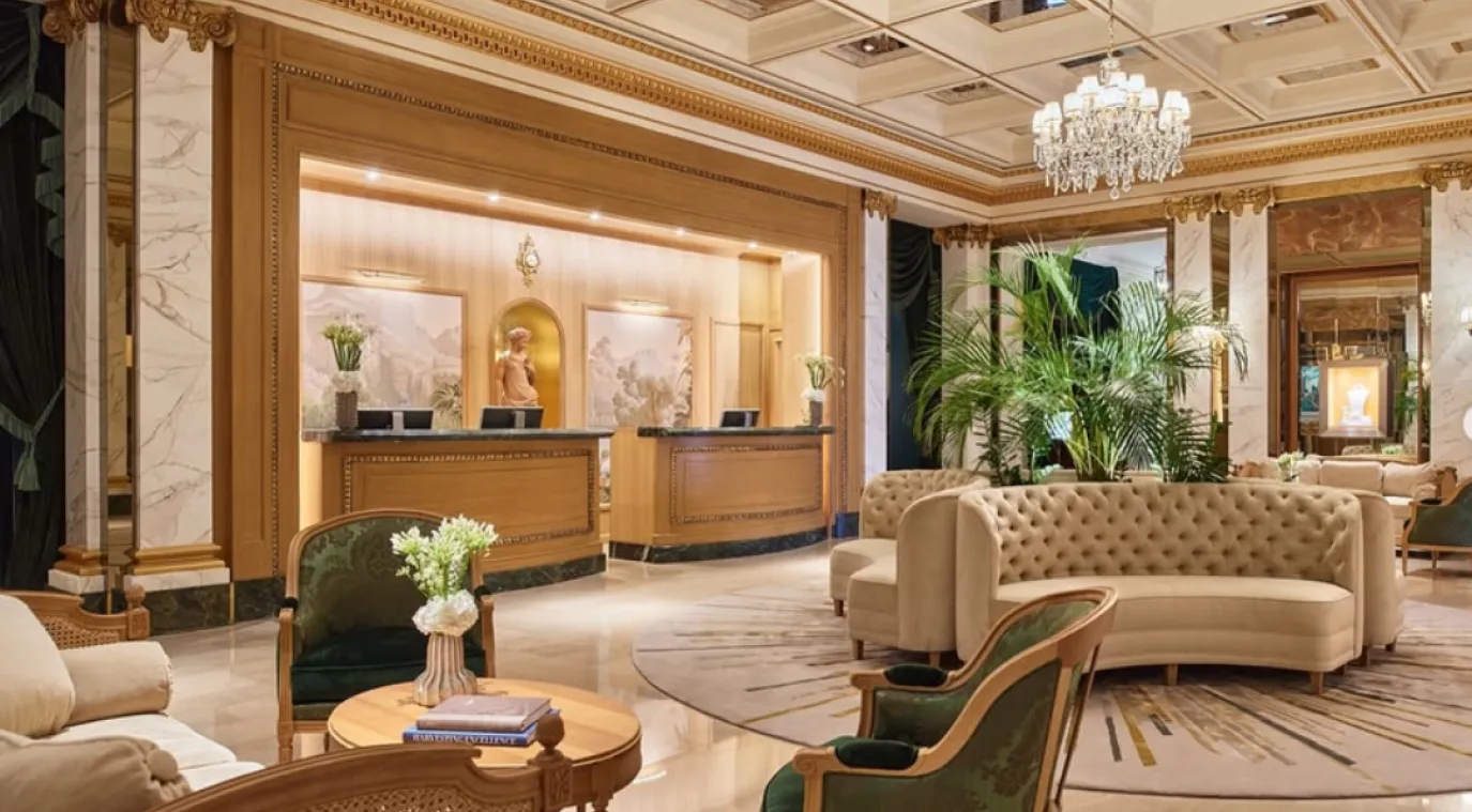 اللوبي في فندق ويستمنستر- باريس (الصورة من صفحة hotel_westminster الرسمية على انستغرام)