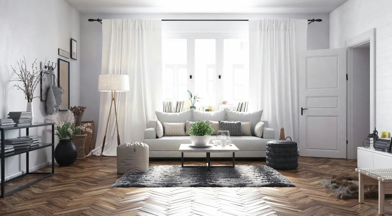 غرفة معيشة جميلة مع ستارة كثيفة تتدلى حتى الأرضية