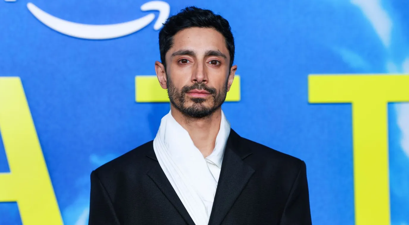 ريز أحمد Riz Ahmed من العرض الخاص لمسلسل BAIT في لندن في 24 مارس 2026 - مصدر الصورة: Simon Ackerman/Getty Images
