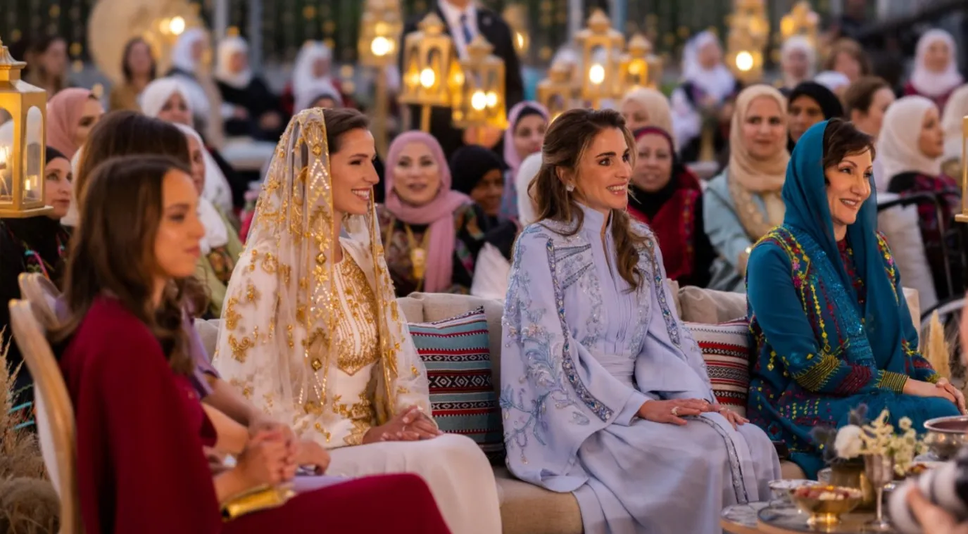 الملكة رانيا العبد الله والأميرة رجوة الحسين - (مصدر الصورة Office of Her Majesty Queen Rania Al Abdullah / AFP)