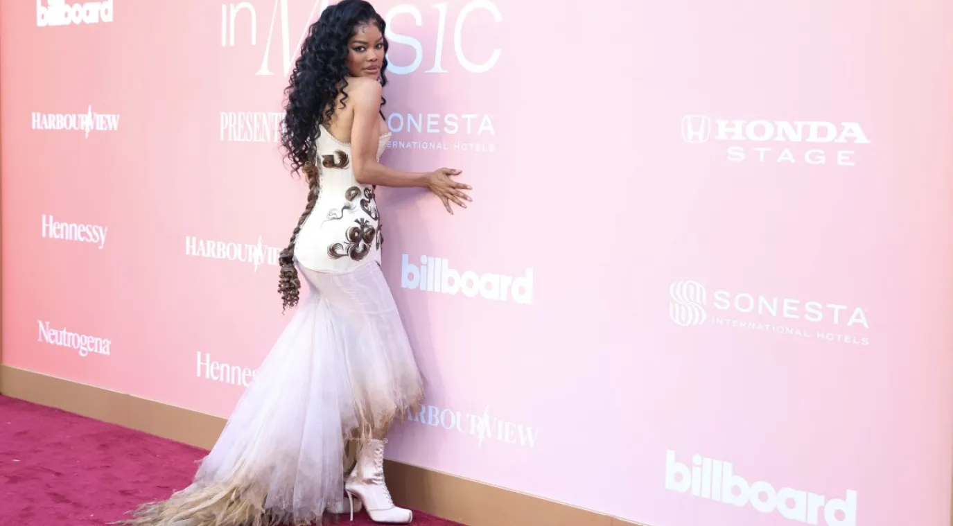 النجمة تيانا تايلورTeyana Taylor في حفل بيلبورد للموسيقى Billboard Women in Music - (مصدر الصورة  VALERIE MACON / AFP)