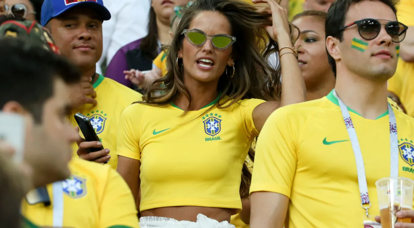 السوبر موديل إيزابيل غولار Izabel Goulart في العام 2014- (مصدر الصورة Jean Catuffe/Getty Images)