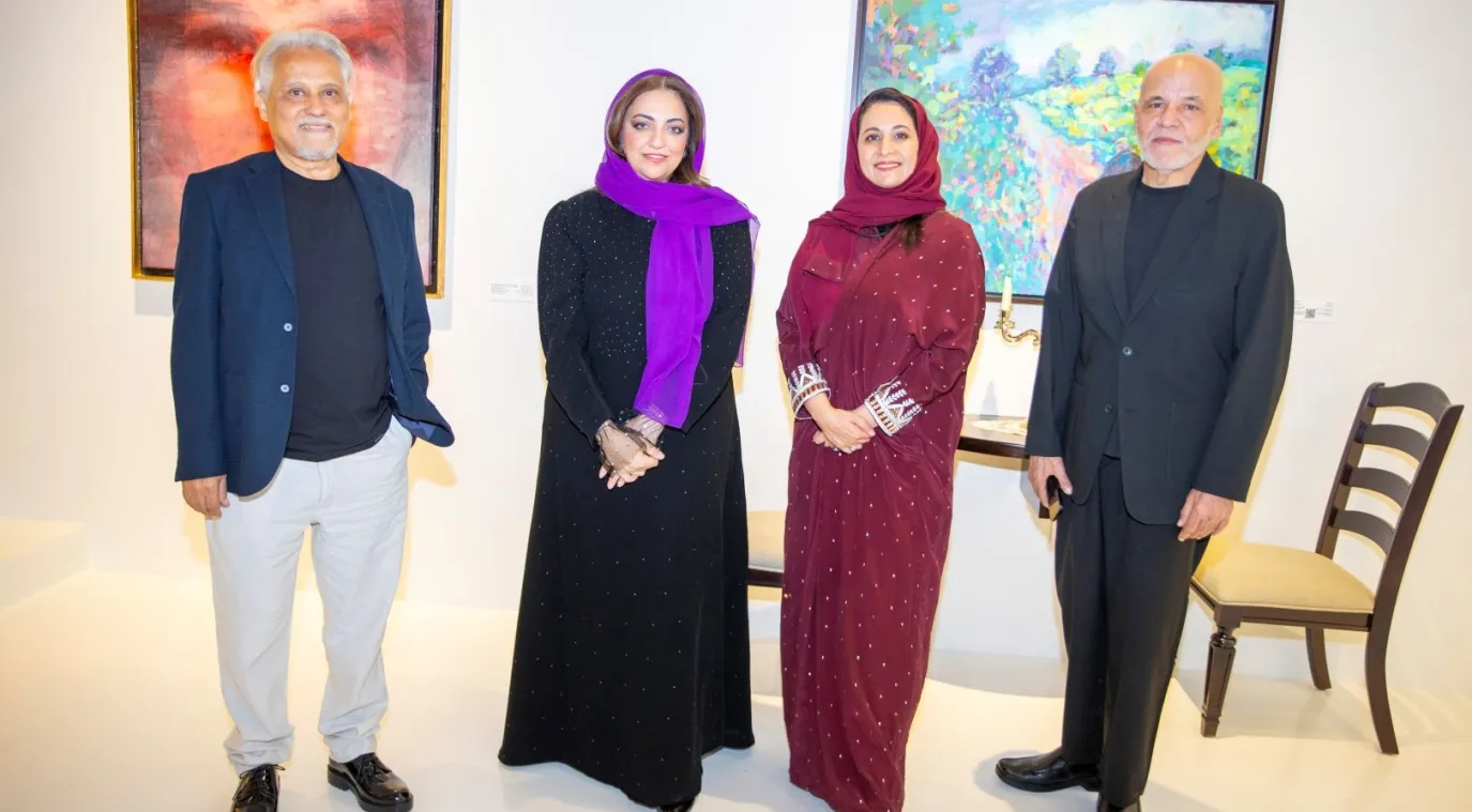 من اليمين الفنان أيمن يسري ديدبان، القيمة الفنية غيداء المقرن، الفنانة نور هشام السيف، الفنان محمد أبو النجا