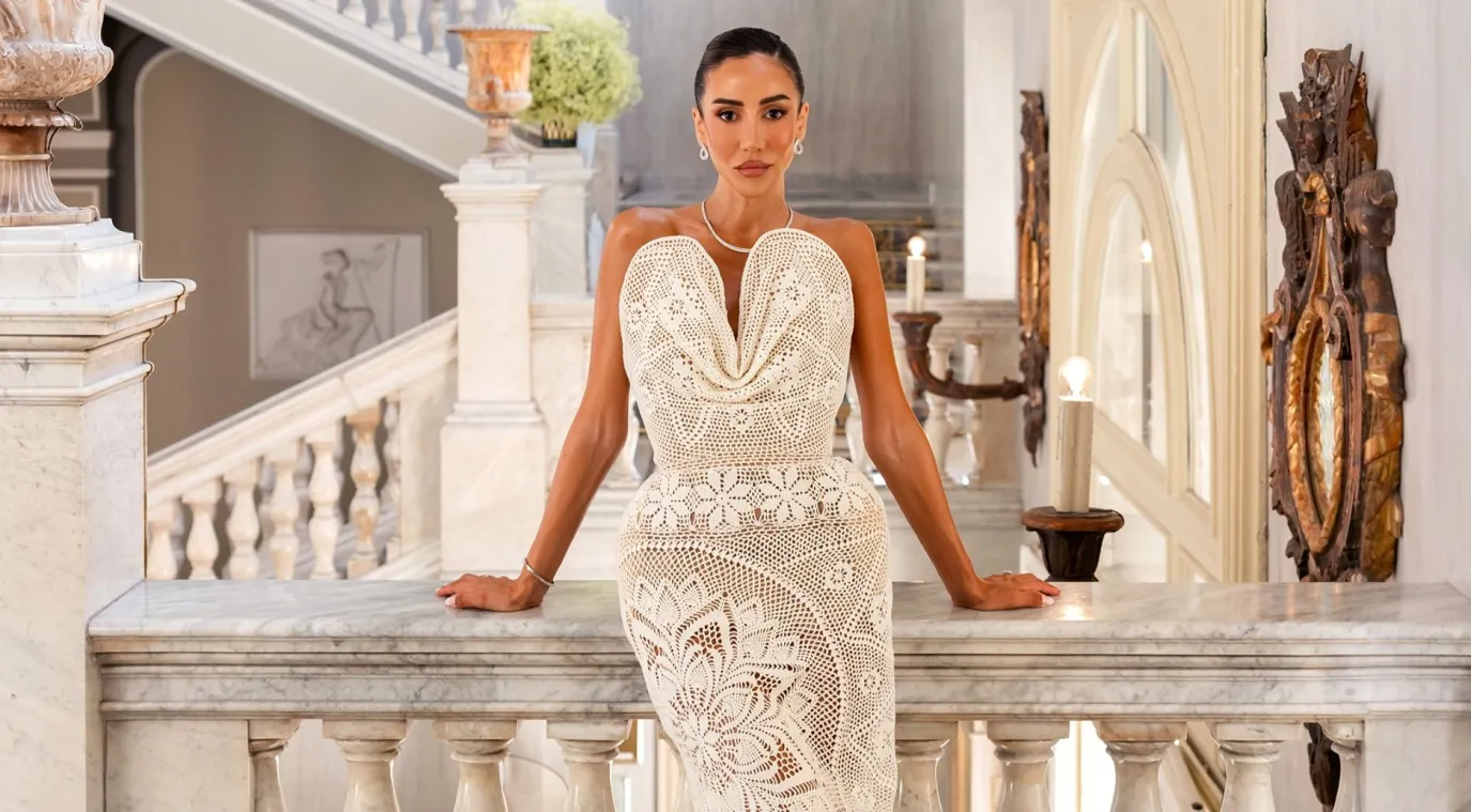 مدونة الموضة تمارا كالينيتش Tamara Kalinich في حفل زفافها من خطيبها فيليبو Philipo في إيطاليا- الصورة من العلاقات العامة للدار 