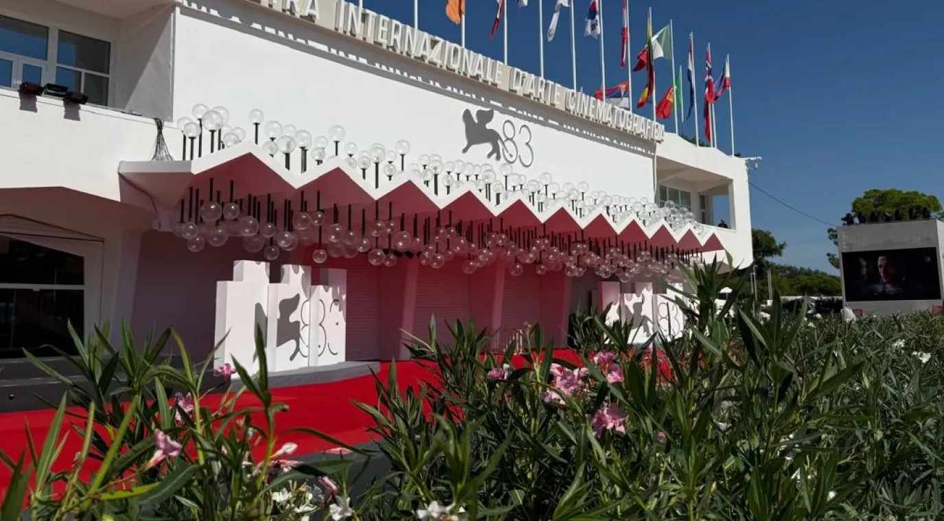 مبني قصر السينما يستعد لاستقبال ضيوف مهرجان فينيسيا - خاص سيدتي .. تصوير مروة طنطاوي