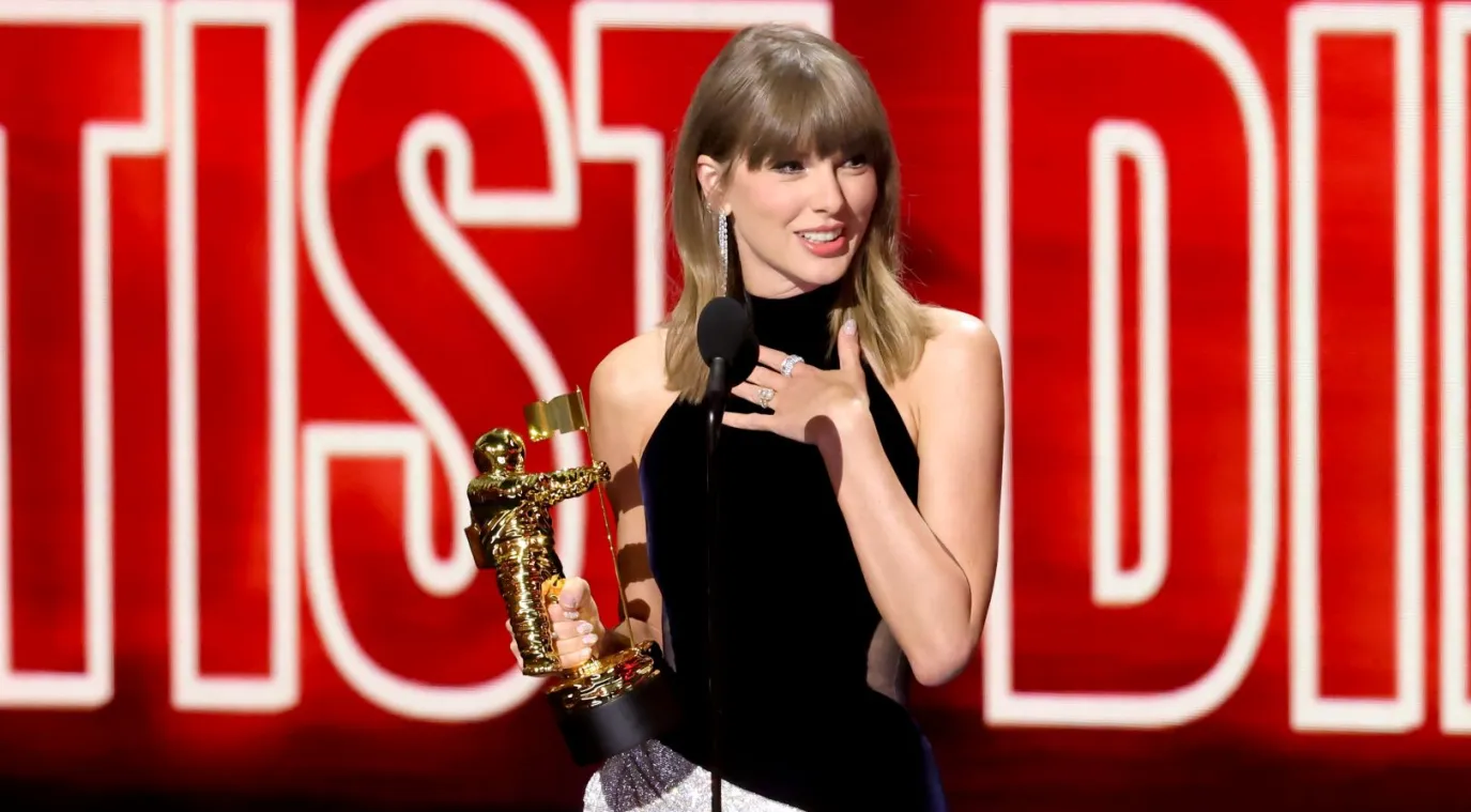 تايلور سويفت Taylor Swift في حفل توزيع جوائز MTV VMA. مصدر الصورة: Kevin Winter/Getty Images/AFP