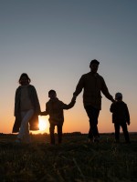  العائلة والروابط الأسرية