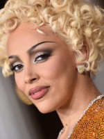 دوجا كات تنتقد تصريح تيموثي شالاميه عن الباليه والأوبرا