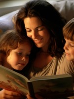 صورة لأم تحكي قصة