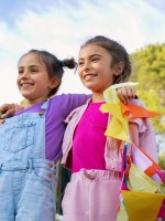 صورة تعبر عن فرحة الأطفال 