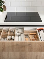 درج مطبخ منظم بذكاء باستخدام فواصل