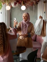 تفسير حلم شراء ملابس العيد في المنام