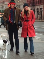 كارولين بيسيت كينيدي مع زوجها جون ف. كينيدي جونيور  John F. Kennedy Jr. and his wife Carolyn -مصدر الصورة:  (Evan Agostini/Liaison)