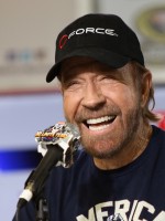 تشاك نوريس - مصدر الصورة  JERRY MARKLAND / GETTY IMAGES NORTH AMERICA / AFP