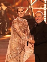 إيلي صعب مع سيلين ديون في ختام عرض 1001 موسم -الصورة من مكتب العلاقات العامة للعلامة