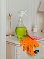 العناية بروتين تنظيف المنزل