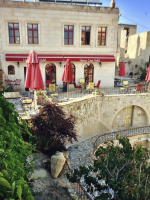 فندق هيزين كايف (الصورة من صفحة hezenhotel الرسمية على انستغرام)