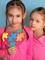 صورة فتاتين