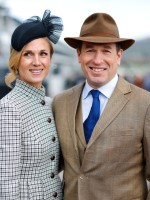 هارييت سبيرلينغ وبيتر فيليبس في تشيلتنهام، إنجلترا (Harriet Sperling and Peter Phillips in Cheltenham, England). مصدر الصورة: Max Mumby/Indigo/Getty Images