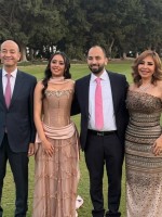 عمرو أديب ولميس الحديدي مع ابنهما نور وخطيبته - الصورة من حساب بوسي شلبي على انستغرام