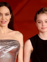 أنجلينا جولي وشيلوه جولي بيت في روما، إيطاليا (Angelina Jolie and Shiloh Jolie Pitt in Rome, Italy). مصدر الصورة: Franco Origlia/Getty Images