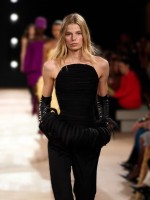  بالنسياغا Balenciaga - الصورة من LaunchmetricsSpotlight ©