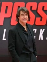 توم كروز في مركز لينكولن فاونتن بلازا في نيويورك (Tom Cruise at the Lincoln Center Fountain Plaza in New York). مصدر الصورة: ANGELA WEISS / AFP