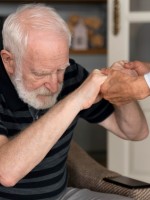 شهد الشلل الرعاش تطورًتا علاجيًا في السنوات الأخيرة - المصدر freepik