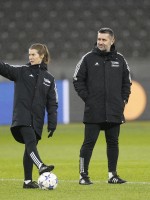 ماري لويز إيتا أول مدربة لفريق رجال في يونيون برلين (مصدر الصورة: Photo by ODD ANDERSEN : AFP)