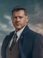 عمرو يوسف غلى ملصق مسلسل الفرنساوي - الصورة من صفحة يانغو بلاي على انستغرام