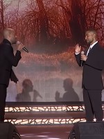 أحمد سعد وتامر عاشور- الصورة من شاشة عرض حفل ليلة الدموع