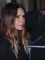فيكتوريا بيكهام في باريس Victoria Beckham leaves after being awarded Knight of the Order of Arts and Letters during a ceremony at the Ministry of Culture in Paris- مصدر الصورةSébastien DUPUY / AFP