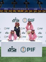 خلال توقيع صندوق الاستثمارات العامة وشركة المملكة القابضة لاتفاقية لاستحواذ شركة المملكة القابضة على 70% من شركة نادي الهلال