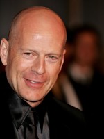 بروس ويليس Bruce Willis في كاليفورنيا. مصدر الصورة: Kevin Winter / Getty Images North America / Getty Images via AFP