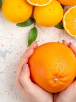 لماذا ينصح الاطباء بتناول البرتقال باستمرار؟ المصدر  Image by KamranAydinov on Freepik