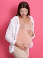 صورة لحامل في الشهر الثامن