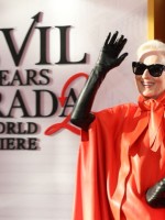 أبرز لقطات العرض الأوروبي الأول لفيلم "الشيطان يرتدي برادا 2"