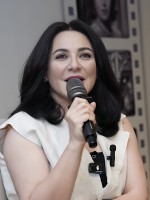 سلاف فواخرجي - الصورة من المكتب الإعلامي لمهرجان أسوان