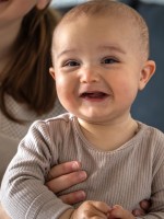 صورة لأم وطفلها