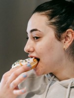 تفسير حلم أكل الحلويات في المنام