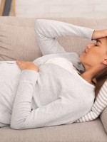 صورة لحامل تعاني من أعراض الامساك