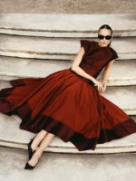  تنورة من كريستوفر جون روجرز Christopher john Rogers متوافرة لدى "أوناس"