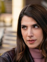 كارمن بصيبص ومحمود نصر من أحداث المسلسل - الصورة سكرين شوت من الحلقة 64