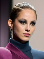 حيل احترافية بالمكياج لشد الوجه 