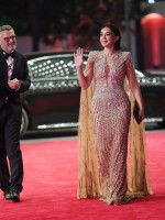 كاريس بشار في مهرجان البحر الأحمر السينمائي 2025- مصدر الصورة Vittorio Zunino Celotto/Getty Images for the Red Sea International Film Festival)