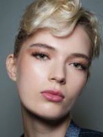 من عرض Giorgio Armani - الصورة من Launchmetrics/Spotlight©