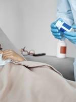 صورة طفلة مريضة