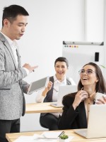 إدارة العلاقات جزء من نجاح العمل الحر - المصدر freepik